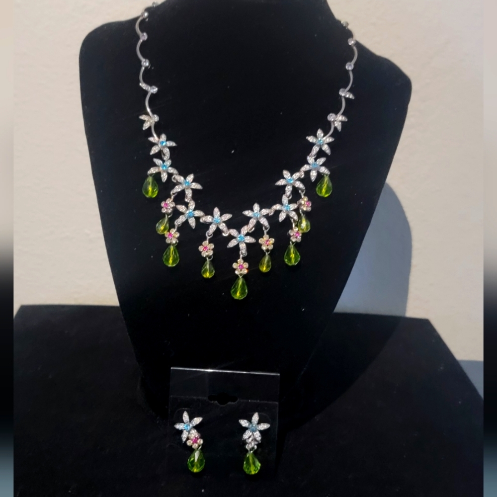 Flower Necklace Set